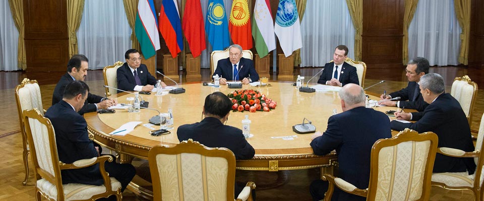 納扎爾巴耶夫集體會見上海合作組織成員國總理、秘書長和地區(qū)反恐怖機(jī)構(gòu)執(zhí)委會主任