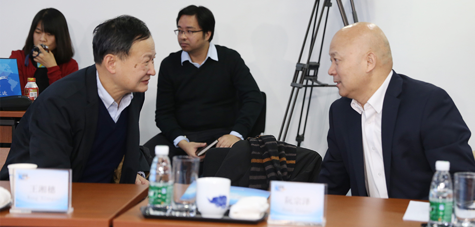 新華網(wǎng)第六屆&ldquo;縱論天下&rdquo;國際問題研討會(huì)嘉賓交流