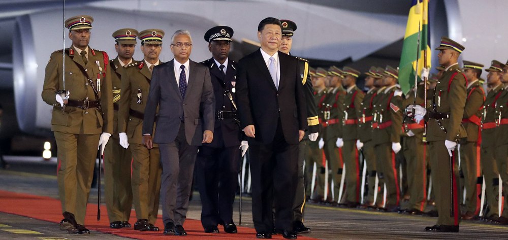 習(xí)近平抵達(dá)毛里求斯共和國(guó)過(guò)境并進(jìn)行友好訪(fǎng)問(wèn)