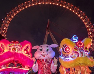 &ldquo;倫敦眼&rdquo;亮燈慶中國農(nóng)歷豬年