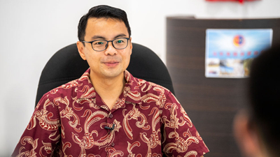 全球連線 | 中國(guó)的發(fā)展模式將為世界作出更多貢獻(xiàn)&mdash;&mdash;訪馬來(lái)西亞人民公正黨全國(guó)總財(cái)政李健聰